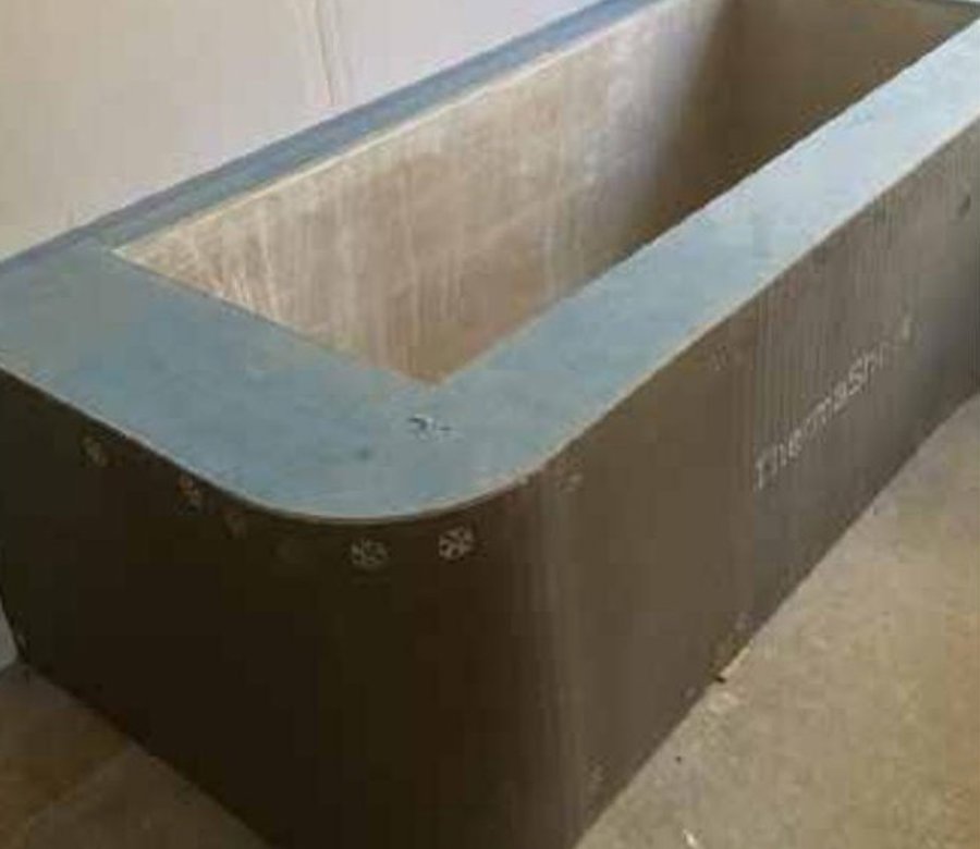 curved bath
